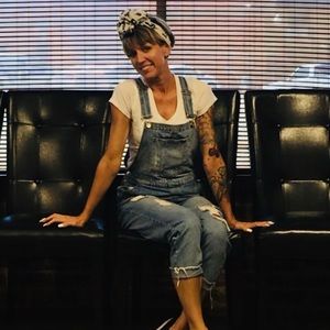 Meet your Posher, Jenetta